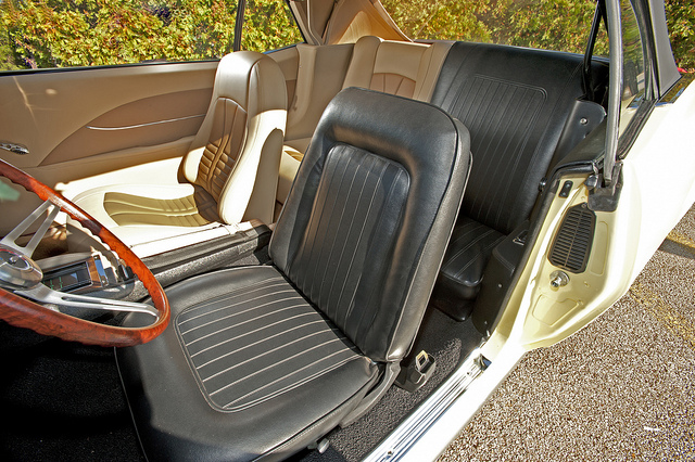 splitcamaro_seats.jpg